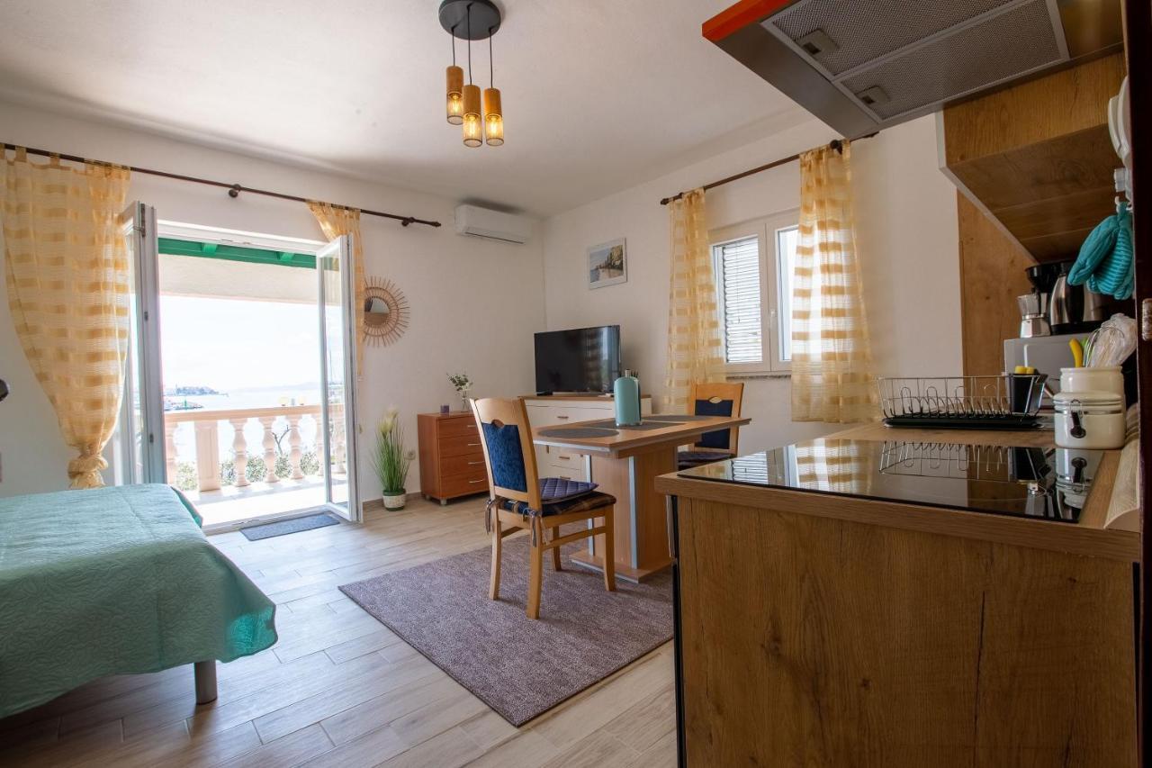 Mare-More Studio W Balcony And Beach Front And View Zadar Exterior photo